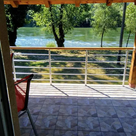 Vikendica Pored Drine *