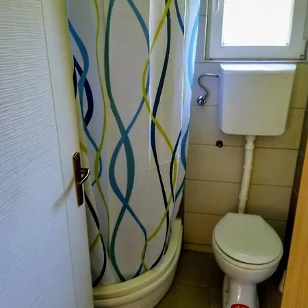 Vikendica Pored Drine * Crvica