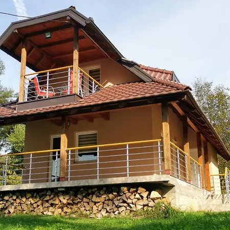 Holiday home Vikendica Pored Drine Crvica