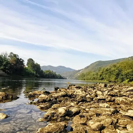 Vikendica Pored Drine * Crvica