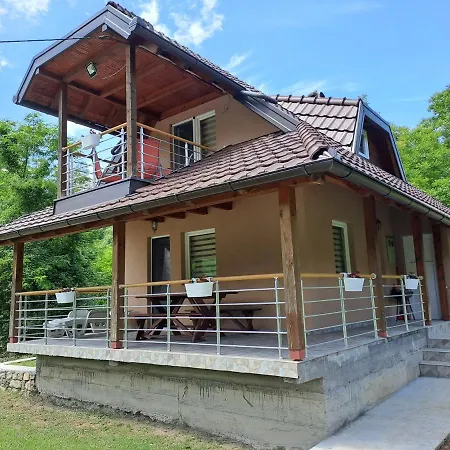 Vikendica Pored Drine Holiday home Crvica