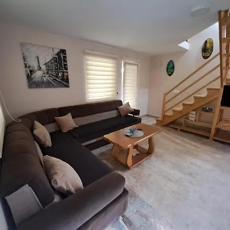 Vikendica Pored Drine * Crvica